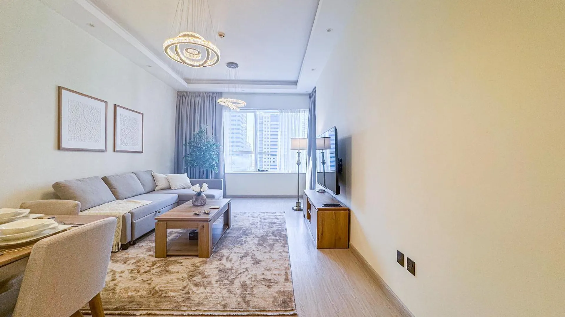 Dreamshoma -1B Spacious Apartment With A Lake View Dubai