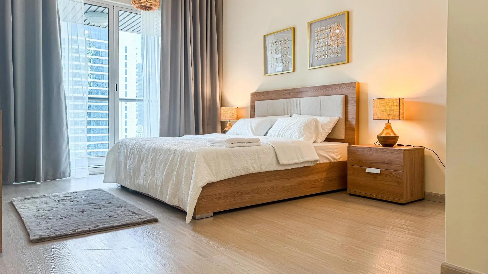 Dreamshoma -1B Spacious Apartment With A Lake View Dubai