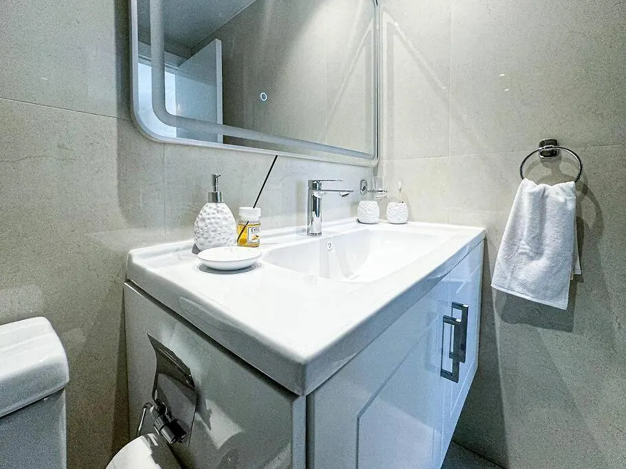 Dreamshoma -1B Spacious Apartment With A Lake View Dubai United Arab Emirates