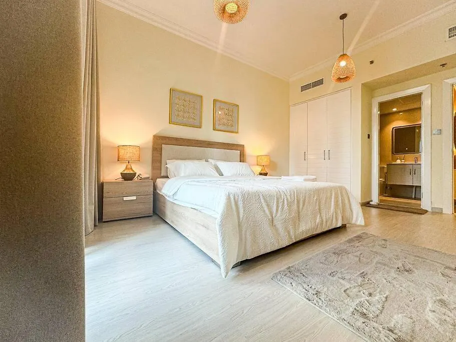 Dreamshoma -1B Spacious Apartment With A Lake View Dubai